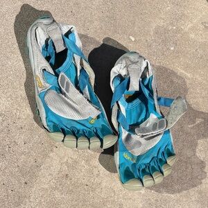 Vibram FiveFingers Blue and Gray Toe Shoes